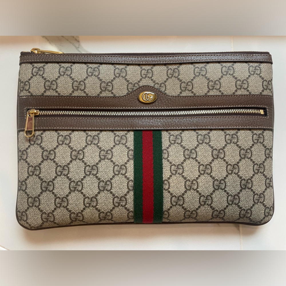 GUCCI GG Pouch